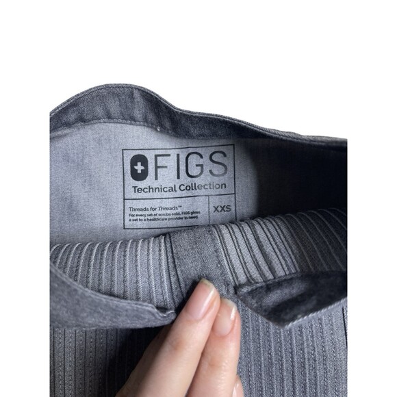 Figs Mua Pintuck Scrub Set Women Gray Technical Collection Top & Bottom size XXS - Picture 6 of 16